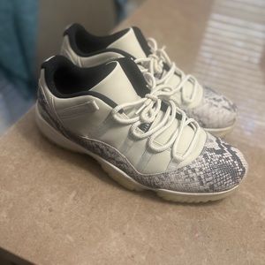 Jordan 11 low snakeskin